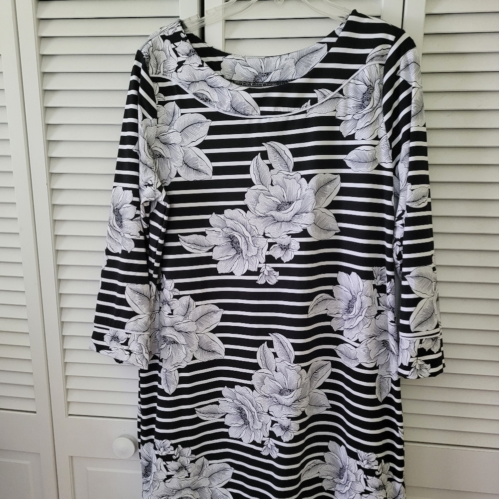New without tags- black and white floral dress